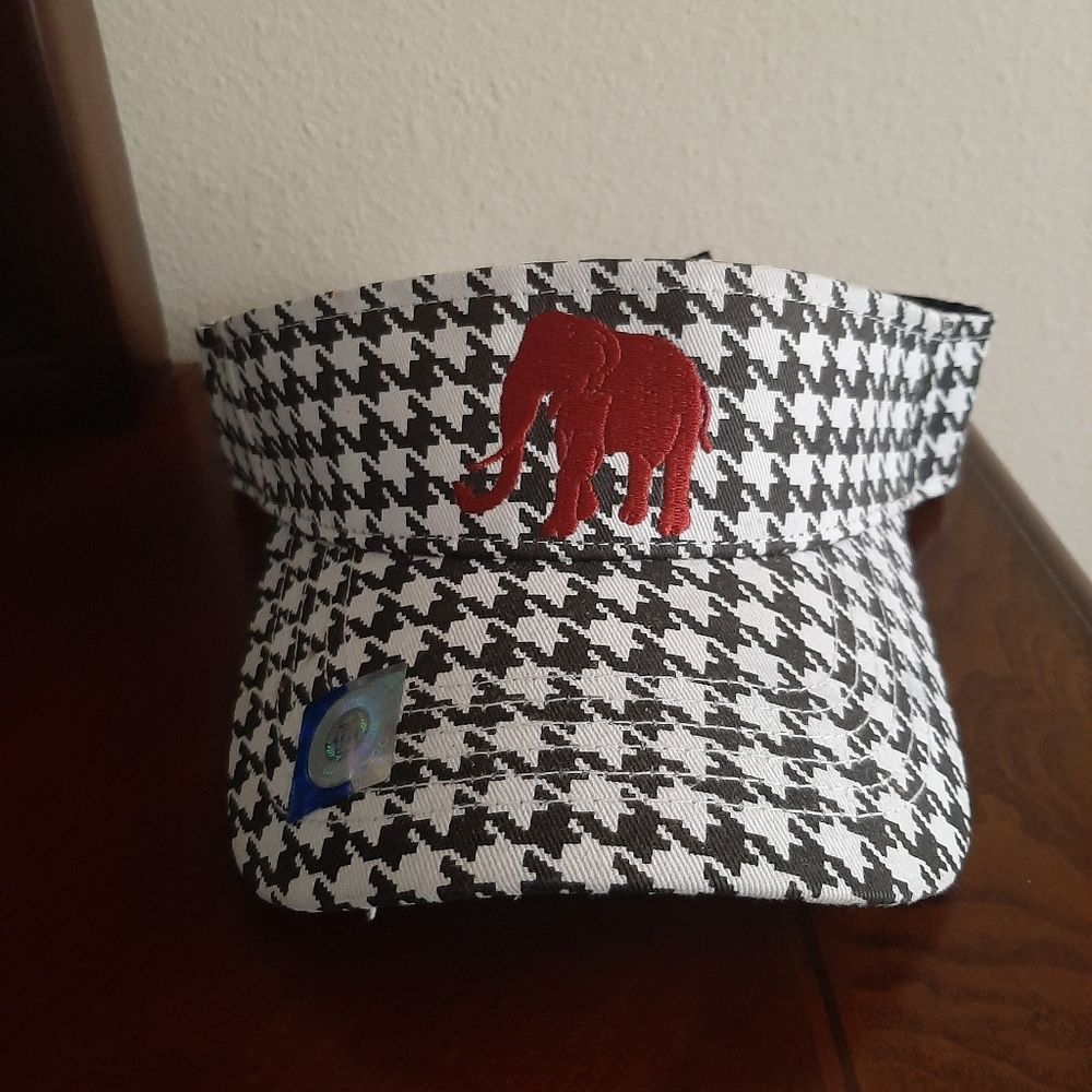 Alabama Crimson Tide Sun Visor Hat. Great for Roll Tide College Football Fans!